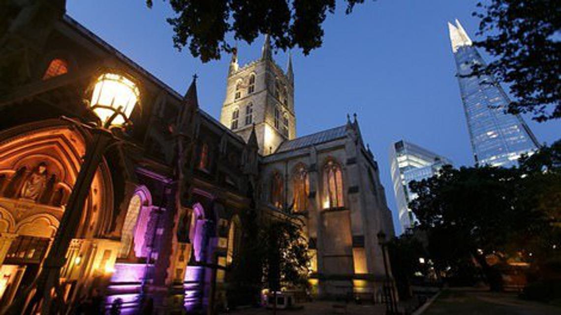 Low angle shot of Southwark Cathedral at night